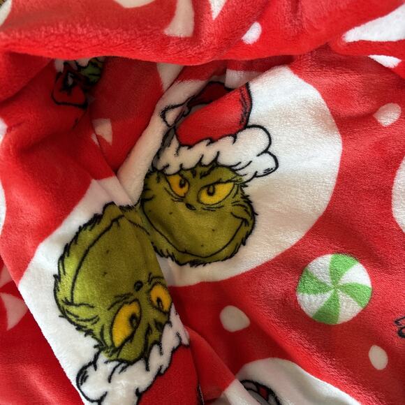 Dr. Seuss The Grinch Red Throw Blanket 50”x70” Max Christmas Cindy Lou Who NEW - Picture 6 of 7